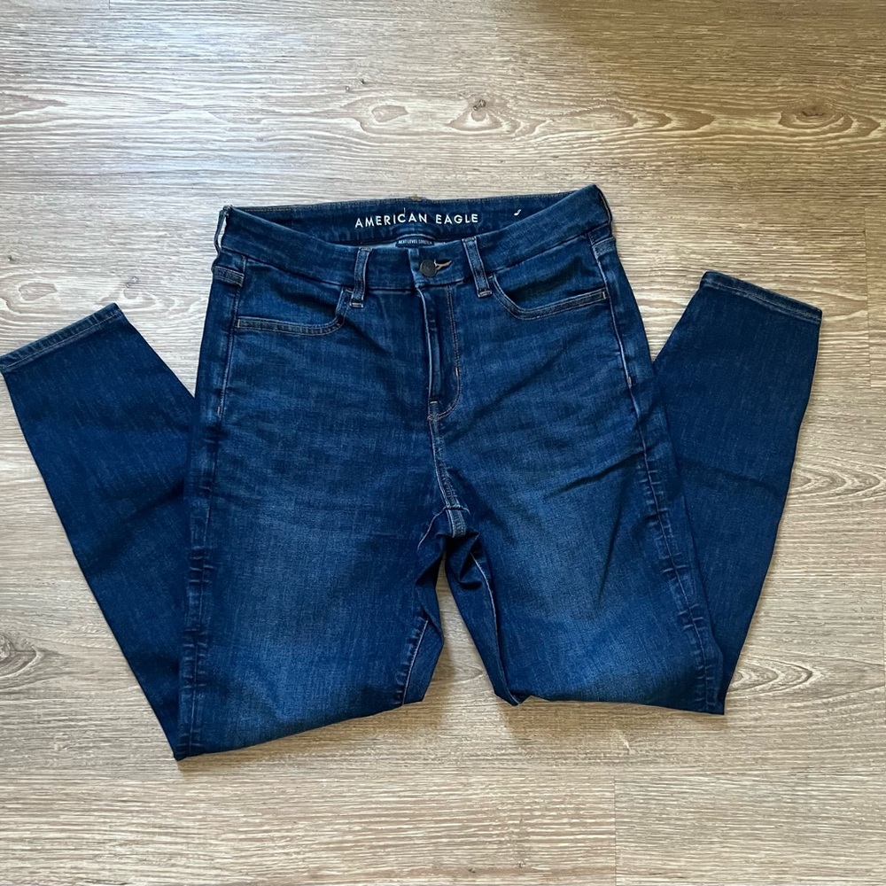 AE Next level curvy V waist - high waisted jegging jeans.